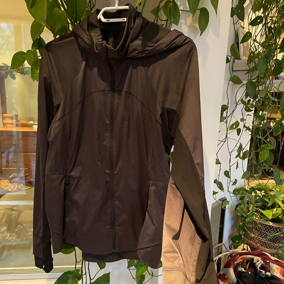 Lululemon Mistover Wind Breaker - Picture 3 of 4